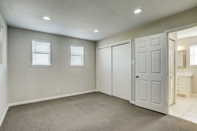 Building Photo - 9814 Airway Ln