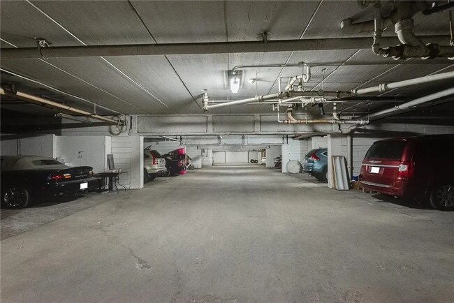 Building Photo - 329 Geneva Ave N