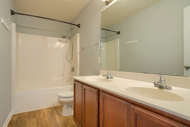 Building Photo - 113 Beacon Woods Dr