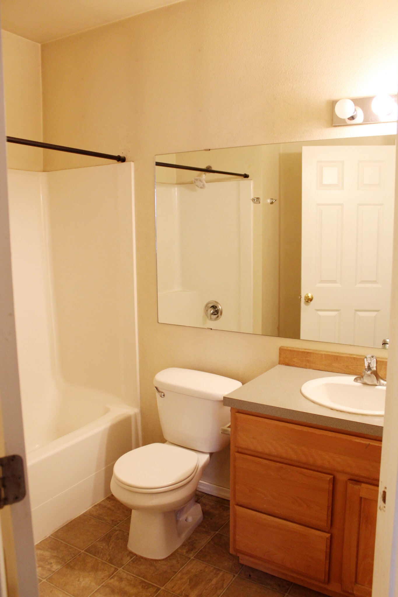 Building Photo - 1000 NE B St