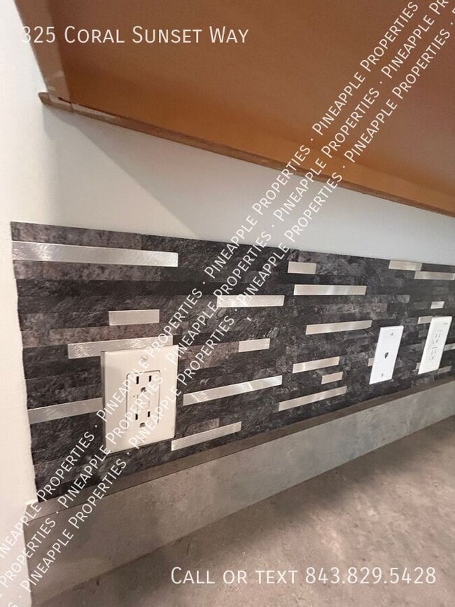 Building Photo - 325 Coral Sunset Wy