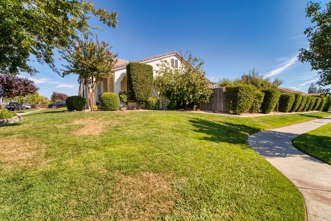 Building Photo - Stunning 4-Bedroom Home in Plumas Lake