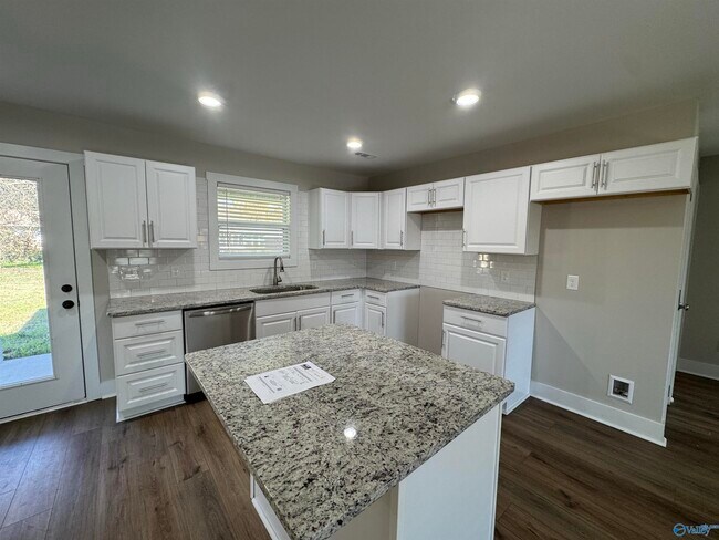 Building Photo - 2714 Winchester Rd NW