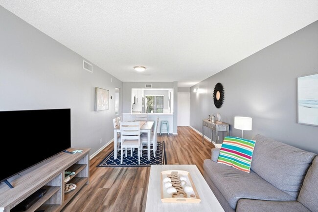 Building Photo - 6105 Palma Del Mar Blvd S