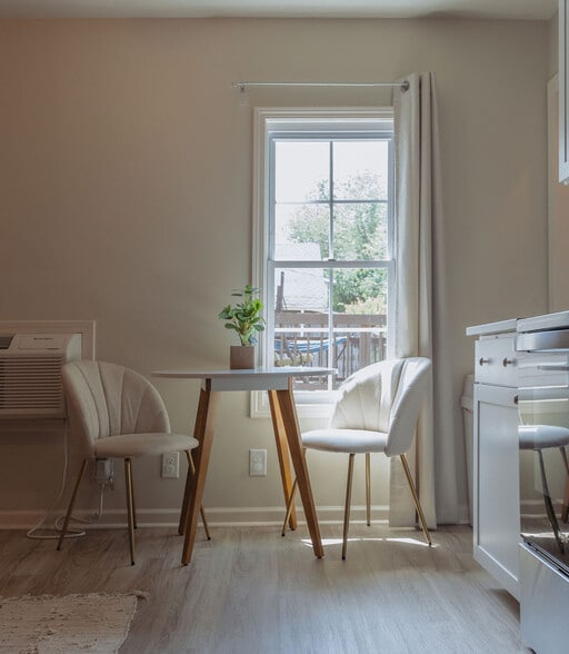 Building Photo - 308 Lamont St