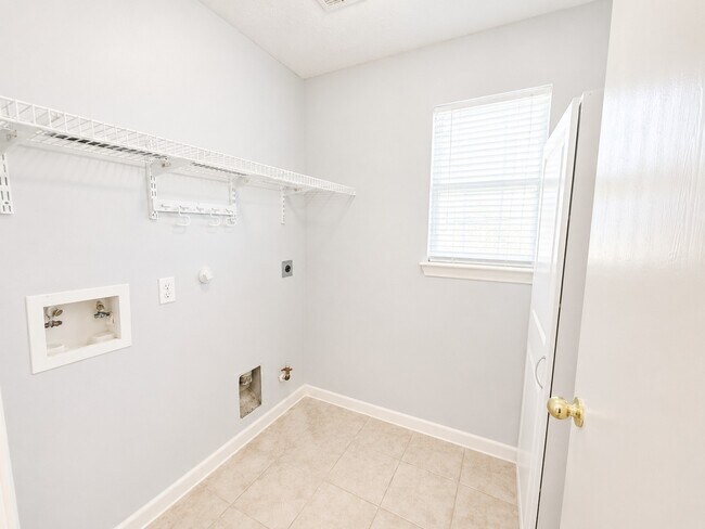 Building Photo - 15842 Little Miss Creek Dr