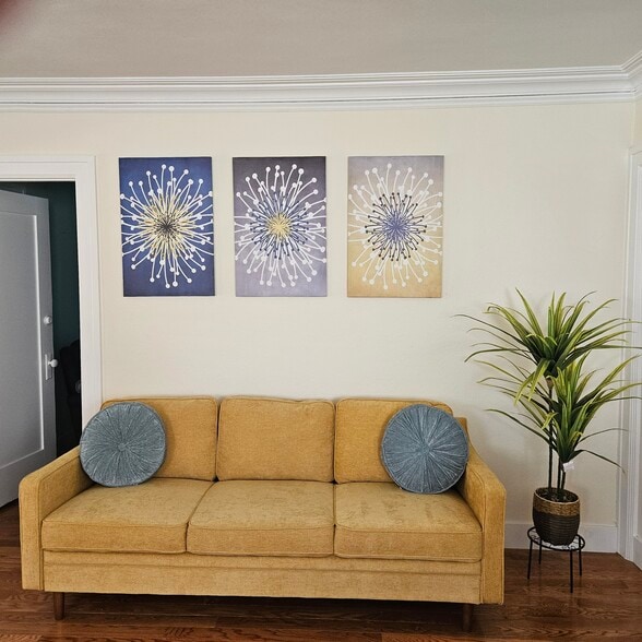 Building Photo - 4911 8th Ave