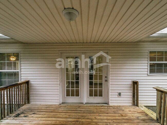 Building Photo - 1822 Hunters Hill Blvd