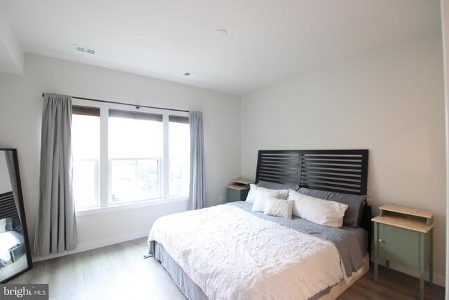 Building Photo - 6210 Monitor St