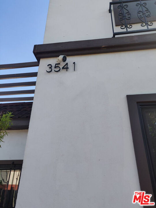 Building Photo - 3541 5th St