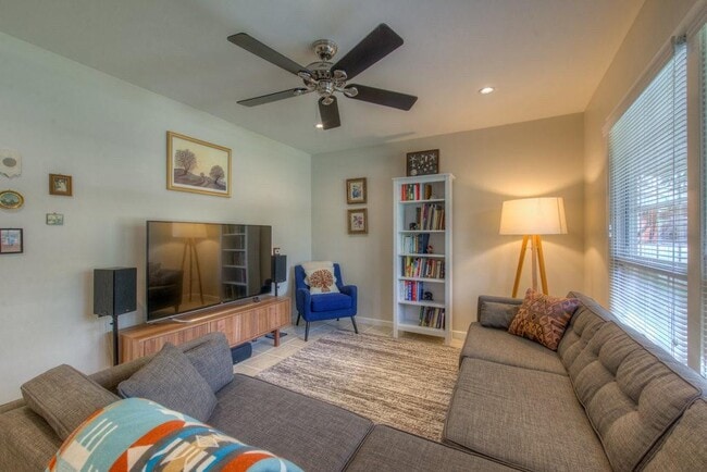 Building Photo - 7608 Delafield Ln