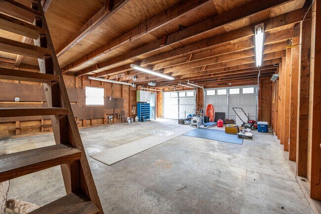 Building Photo - 3 Bedroom Home For Rent in Sandston VA With Detached Garage, Fenced Yard, and Lawn Care Included