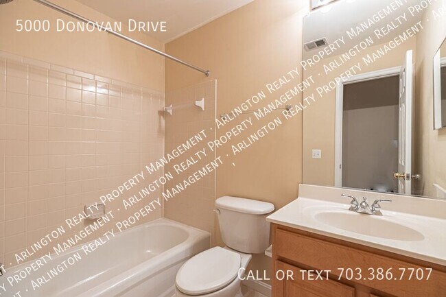 Building Photo - 5000 Donovan Dr