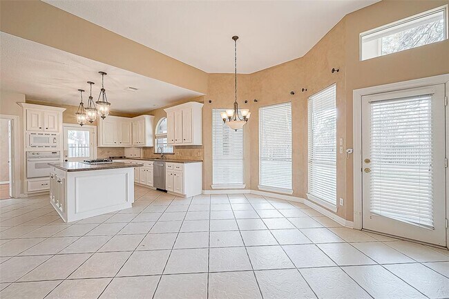 Building Photo - 13135 Finch Brook Dr