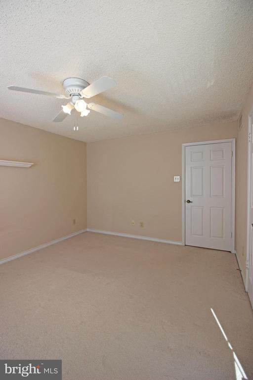 Building Photo - 1543 Lincoln Way