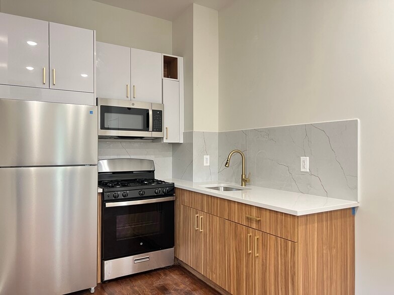 Unit 1 - 44 Van Nostrand Ave