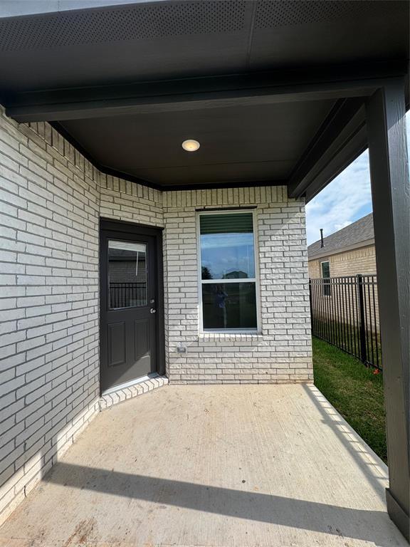 Building Photo - 27231 Blue Pool Dr