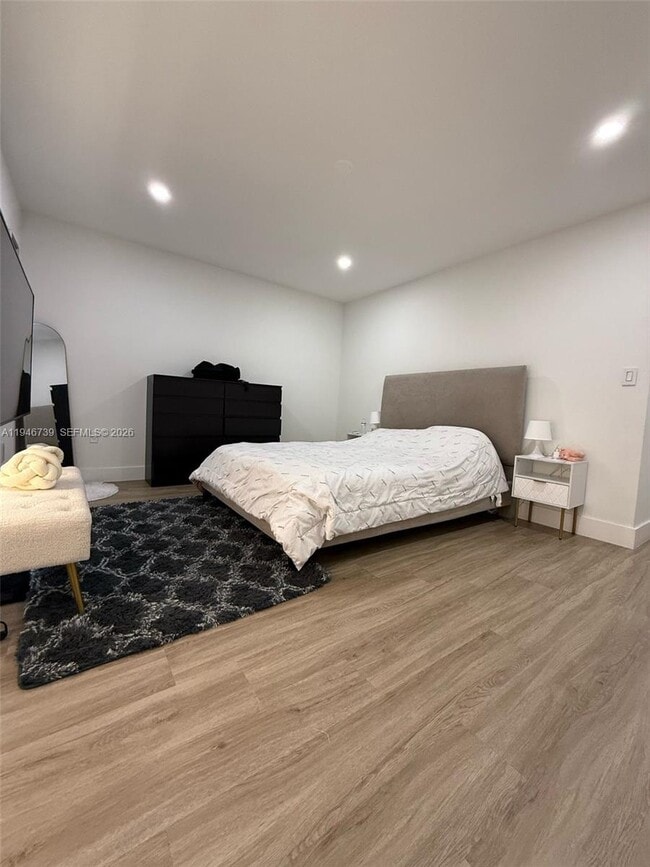 Building Photo - 1040 NW 127th Pl