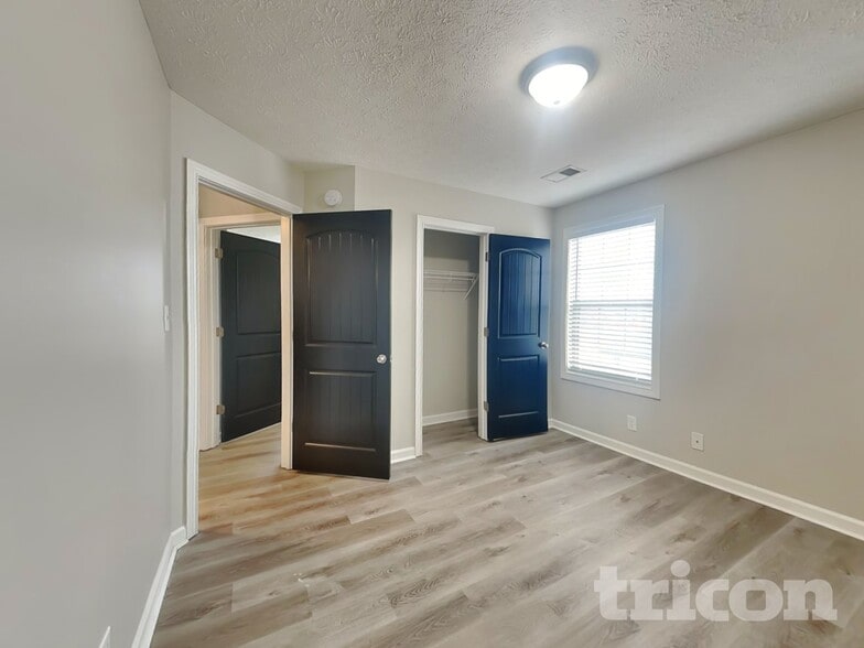 Building Photo - 1304 Golden Eagle Way