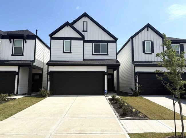 Building Photo - 2911 Crown Gate Dr