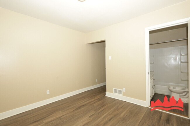 Building Photo - 3727 Rhea Ave