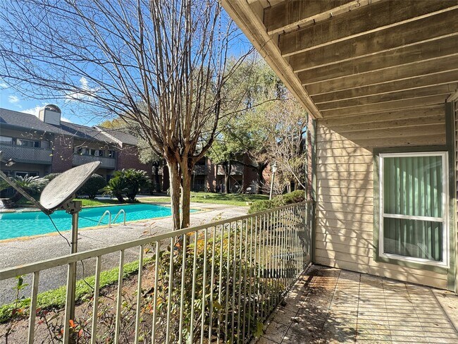 Building Photo - 6500 Harbor Town Dr