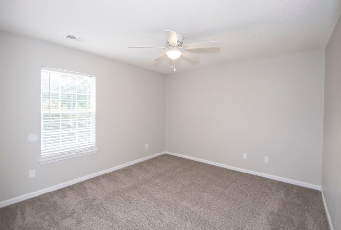 Building Photo - 609 Green Pasture Ct