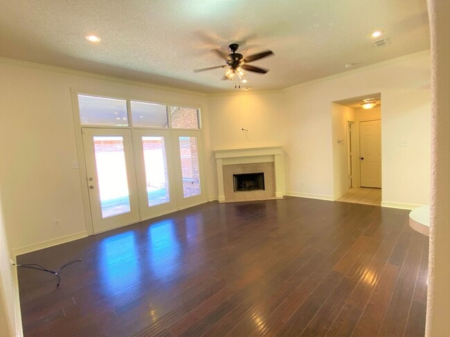 Building Photo - **BEAUTIFUL WESTCHESTER PARK HOME**