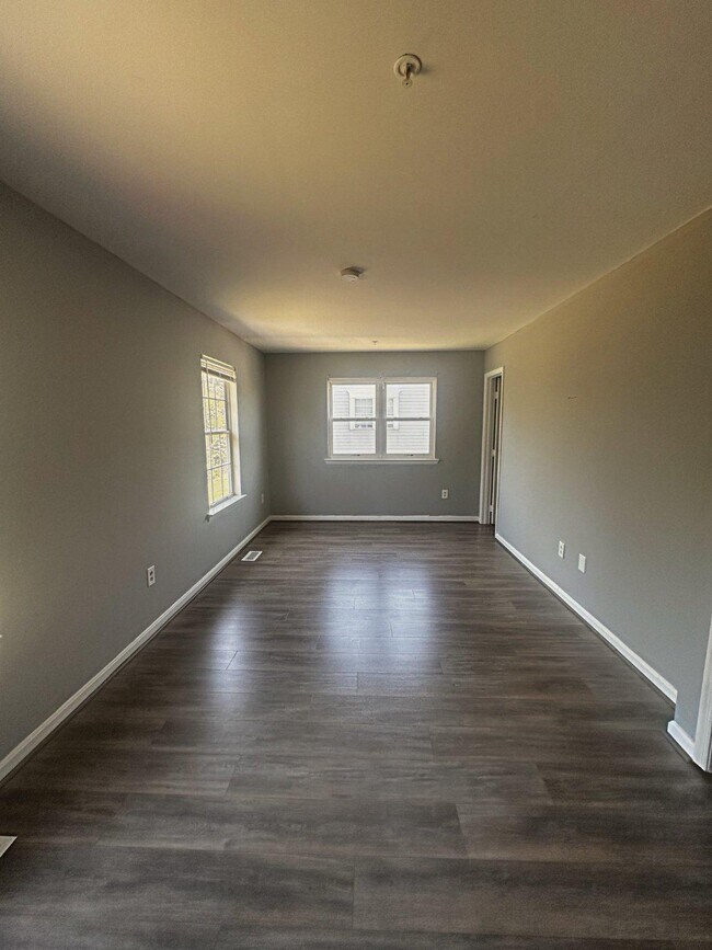 Building Photo - 1634 Brooksquare Dr