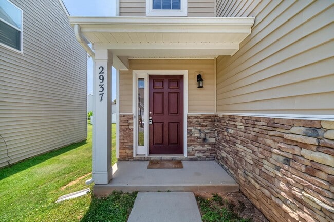 Building Photo - 2937 Westbury Ct