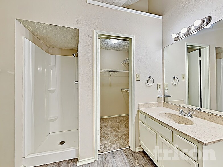 Building Photo - 1304 Farley Dr