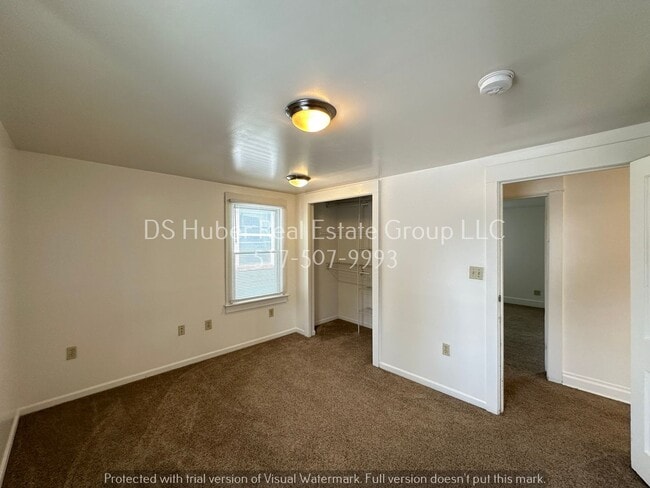 Building Photo - 206 S Fairview Ave
