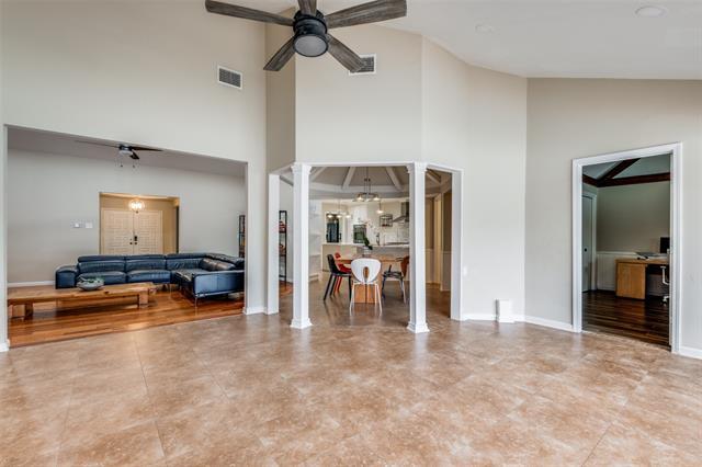 Building Photo - 6809 Vineridge Dr