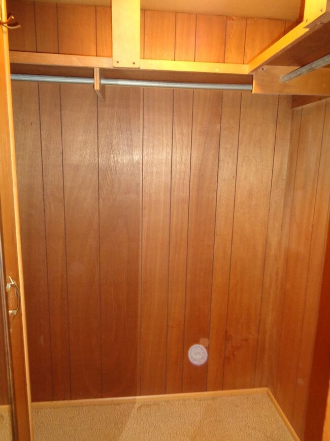 Building Photo - 3 Bedroom/ 1 1/2 Bathroom Mobile Home