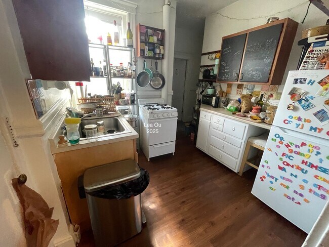 Building Photo - NO BROKER FEE 9/1 Sweet 2bed split in Brig...