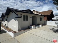 Building Photo - 241 N Park View St