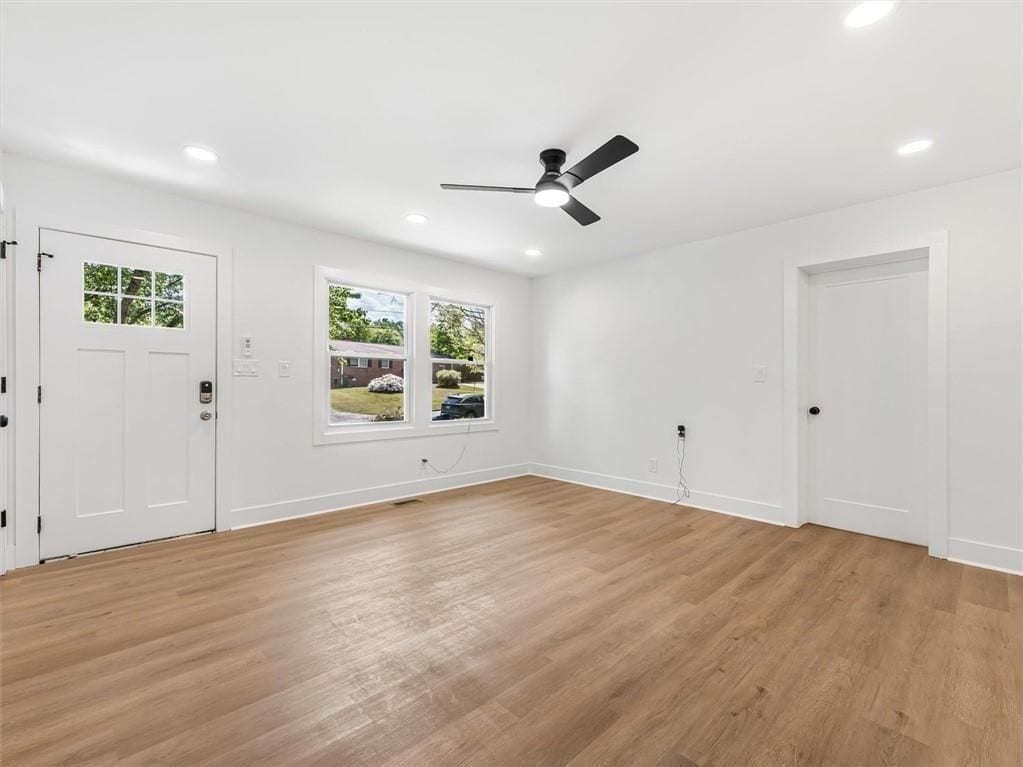 Building Photo - 454 Oak Dr SE