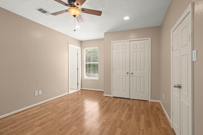 Building Photo - 17627 Macrantha Dr