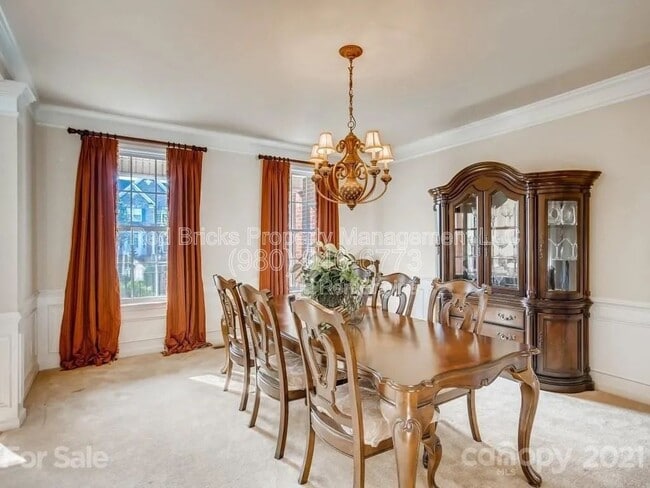 Building Photo - 7939 Heatherstone Dr