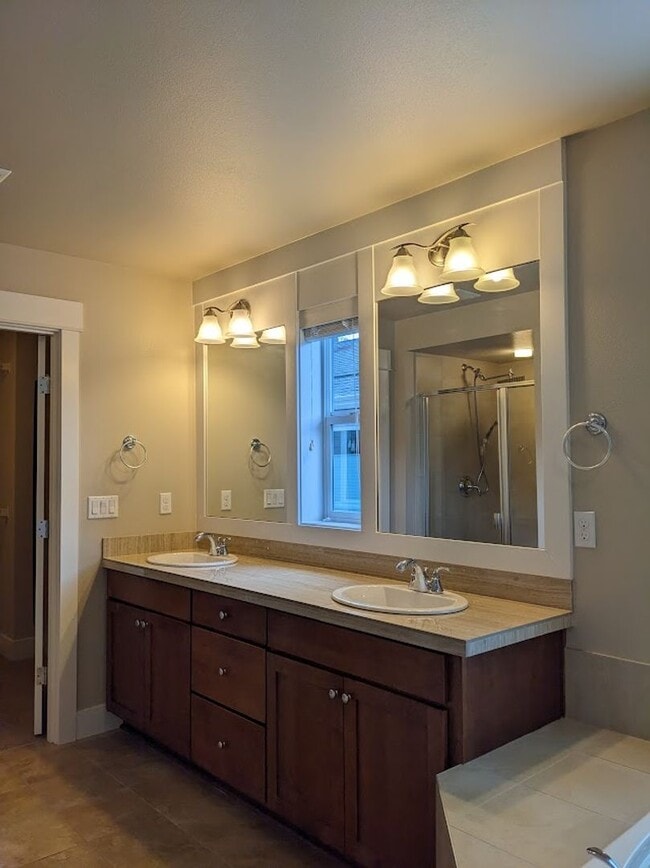 Building Photo - Timber Creek 4 Bedroom Home