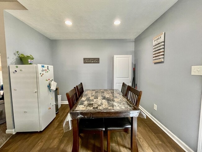 Building Photo - 2948 Sullivans Trce