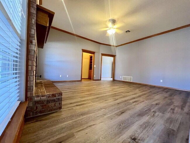 Building Photo - 2909 SE 96th St