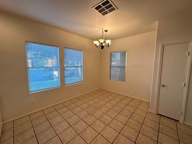 Building Photo - Beautiful 3 Bedroom Home with RV Parking
