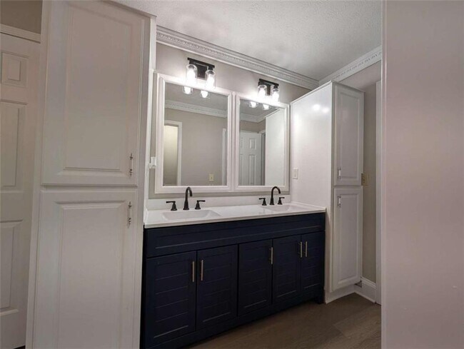 Building Photo - 443 Cricket Ridge Ct