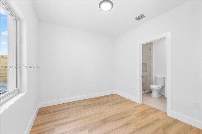 Building Photo - 2121 NW 45th St