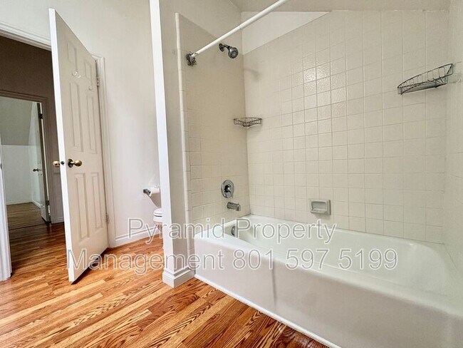 Building Photo - 1099 Shepard Ln