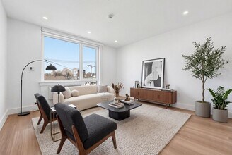 Building Photo - 337 Johnston Ave