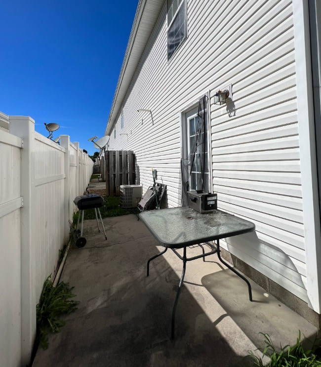 Building Photo - 4737 Scepter Way