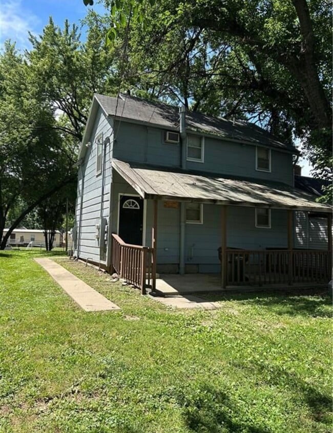 Building Photo - 608 Osage St