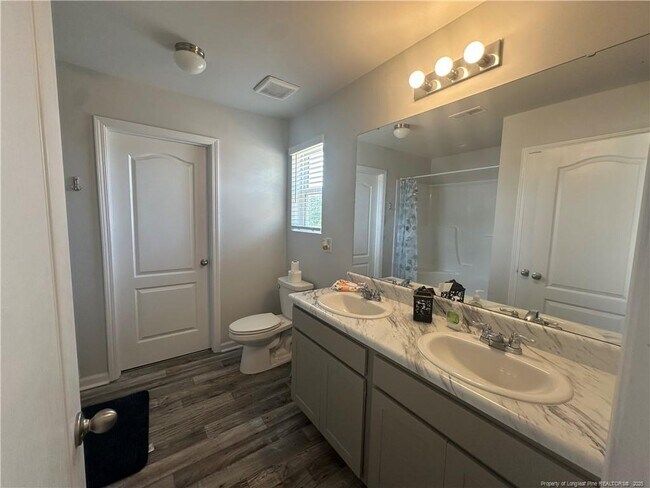 Building Photo - 910 Sapphire Stone Ln